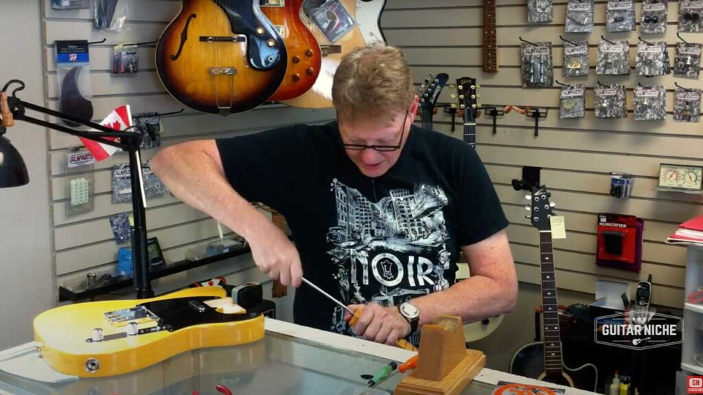 Adjusting a vintage style Telecaster truss rod