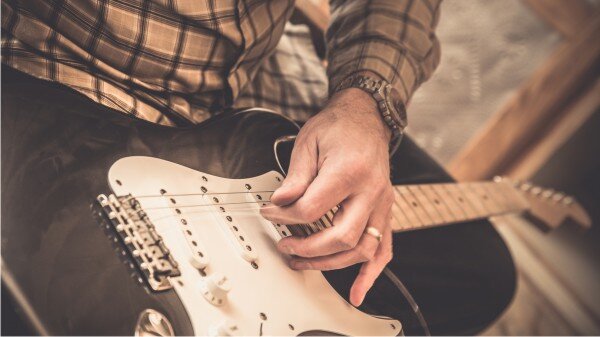 Guitar Niche - How To Tune A Guitar