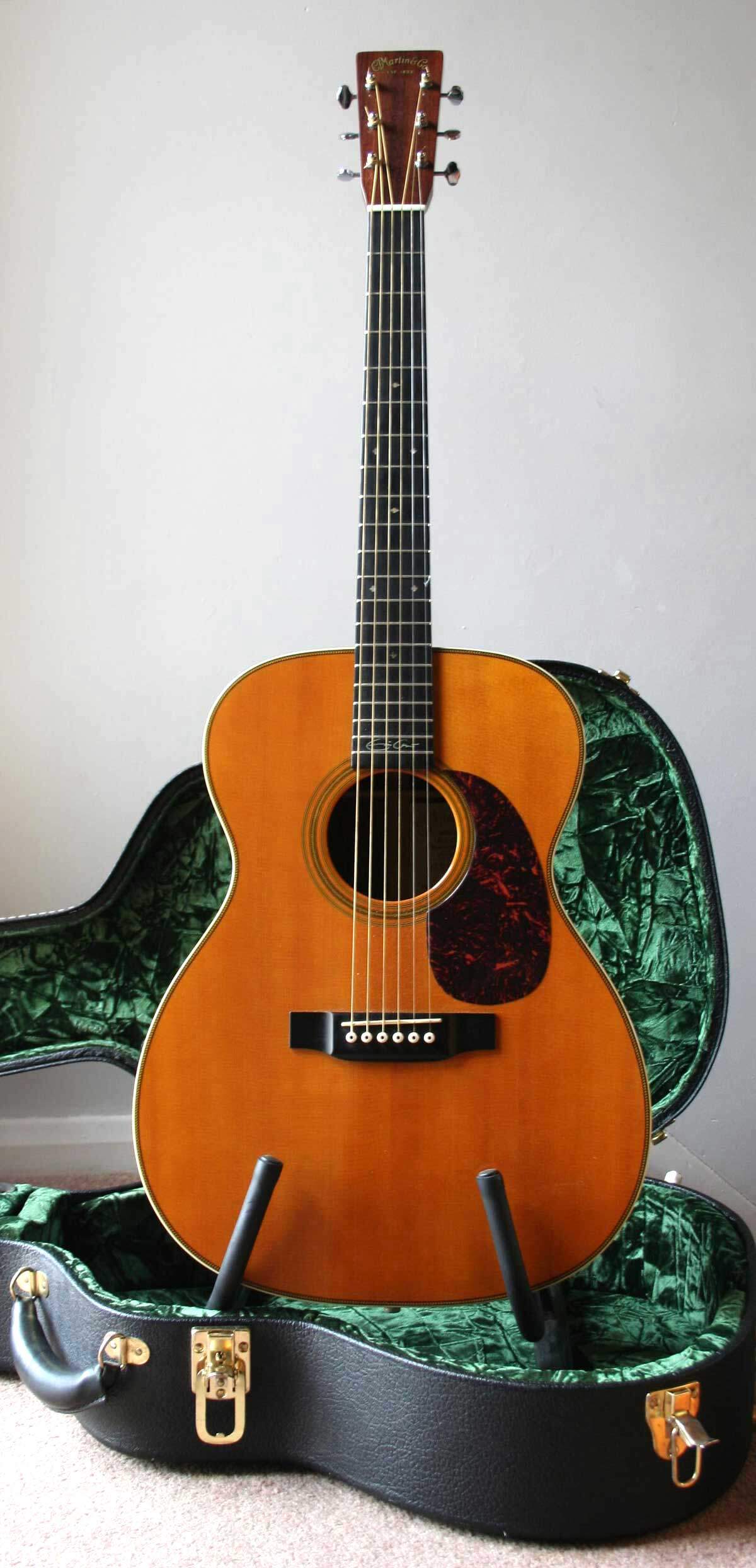 C.F._Martin_Model-000_Acoustic_Guitar