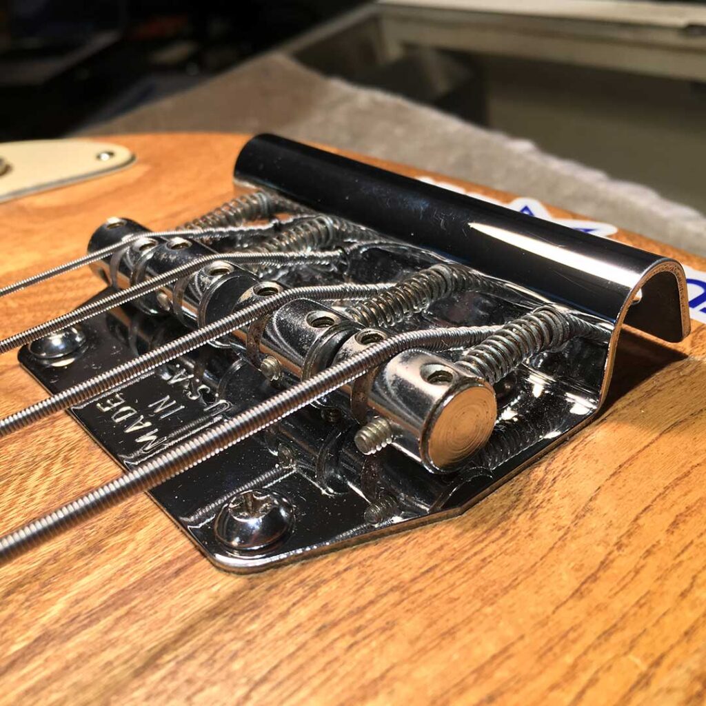 Peavey T-20 Bass bridge