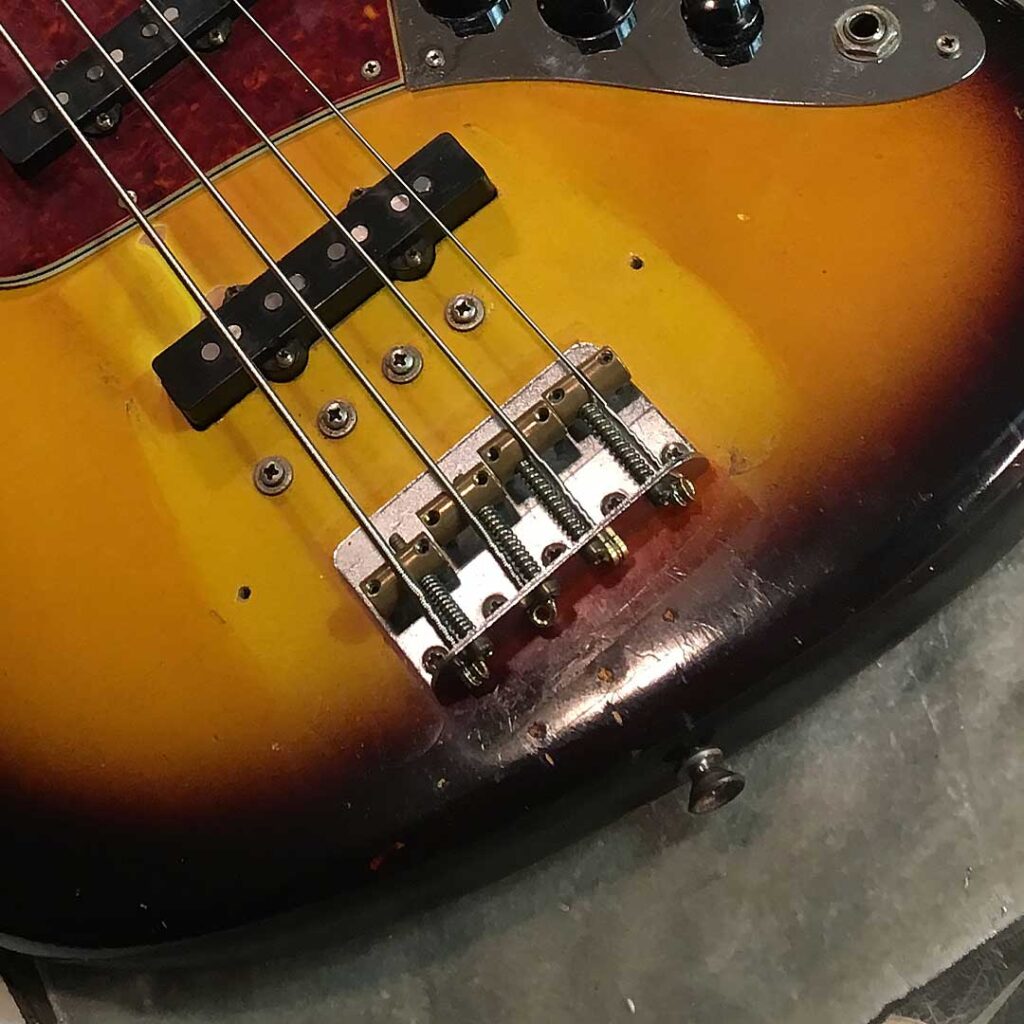 Vintage Fender JBass bridge